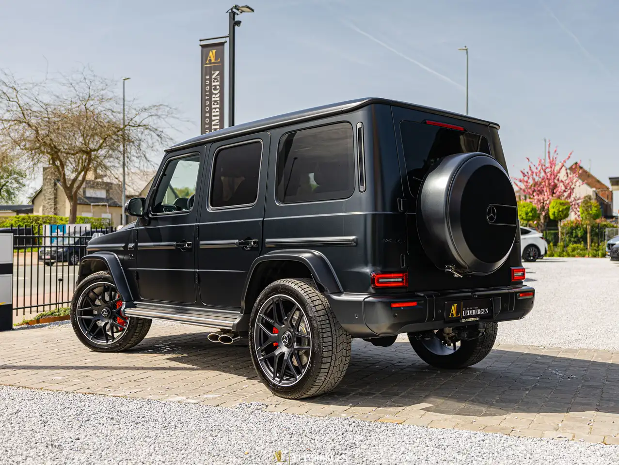 Mercedes-Benz G 63 AMG / Lichte vracht / Night Package || / Schuifdak / Surround view / Burmester — foto 4