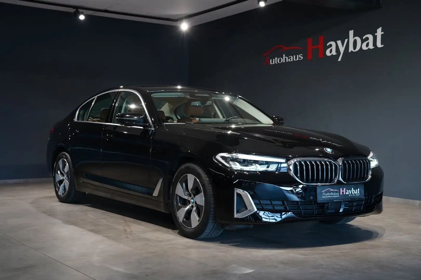 BMW 520 d Luxury LCProf-HuD-ACC-Kamera-H&K-AHK Noir - 1