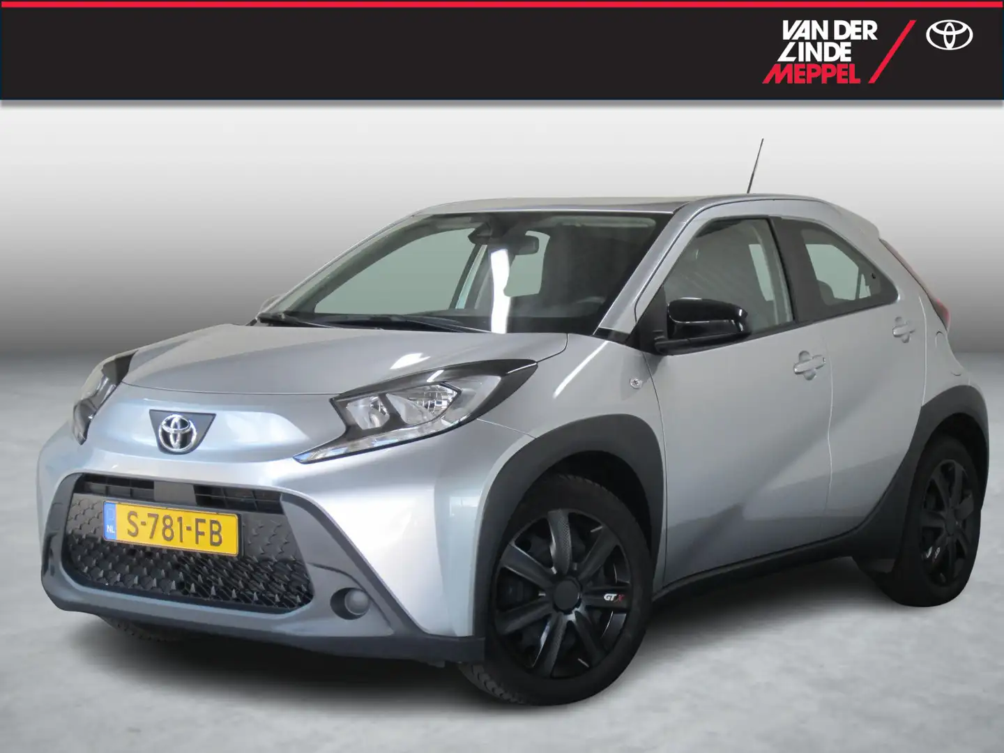 Toyota Aygo X 1.0 VVT-i MT Play Airco Camera Cruise Control Grijs - 1