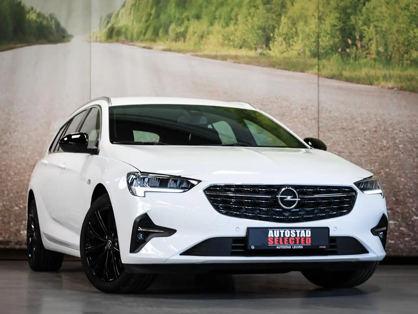 Opel Insignia Sports Tourer Business Blanc - 1