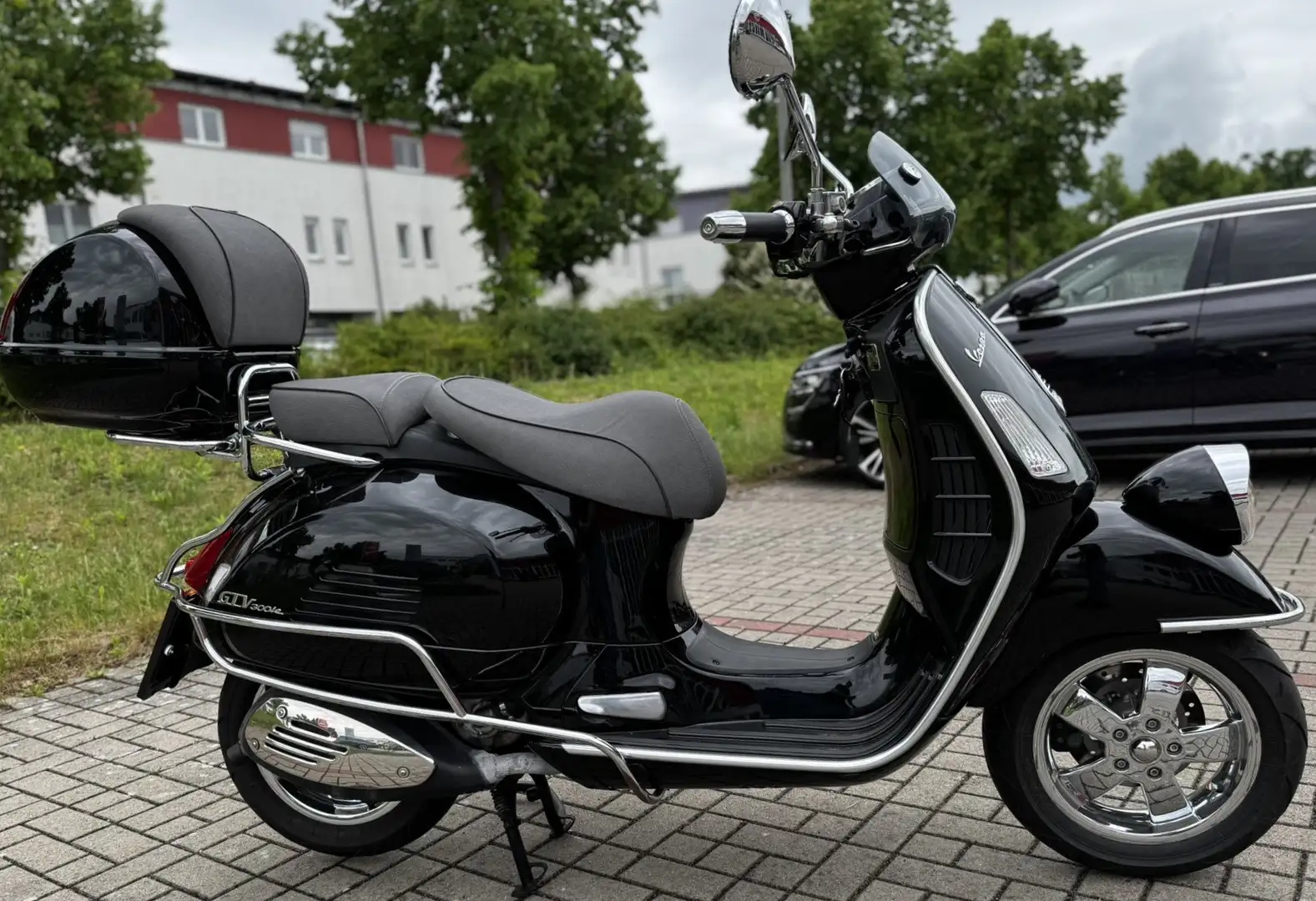 Vespa GTV Via Montenapoleone SE 300 Schwarz - 2