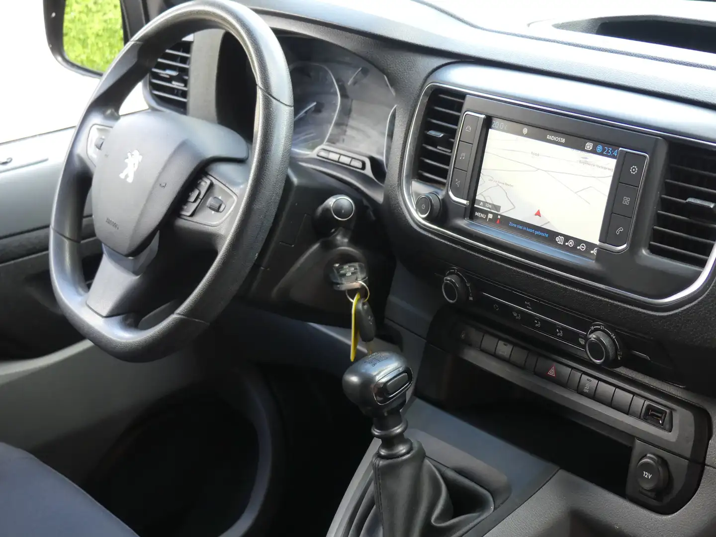 Peugeot Expert 231S 2.0 BlueHDI 123 PK Airco/Trekhaak/PDC Zwart - 2