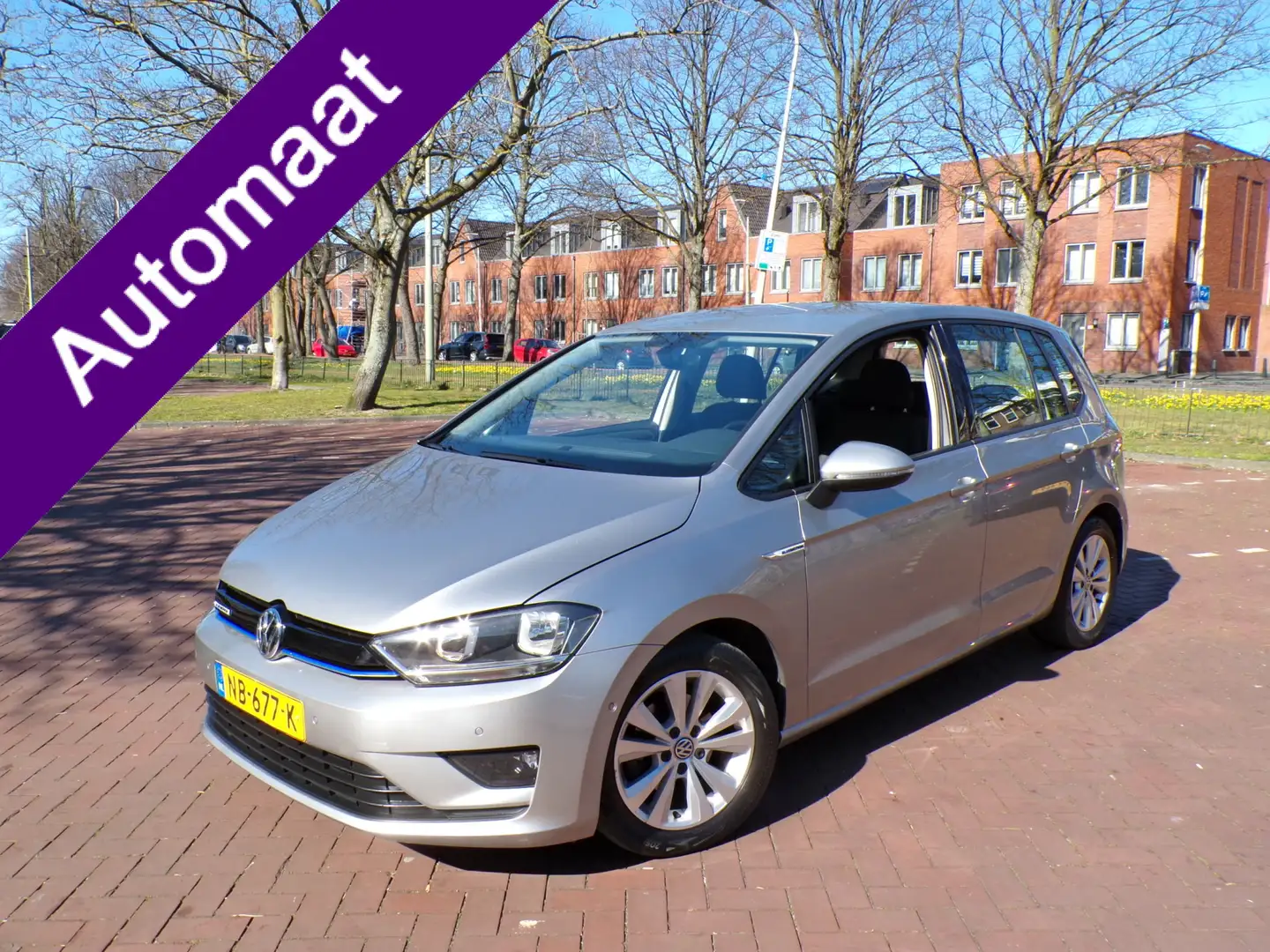 Volkswagen Golf Sportsvan 1.0 TSI Comfortline AUTOMAAT CRUISECONT TEL NAV... Grijs - 1
