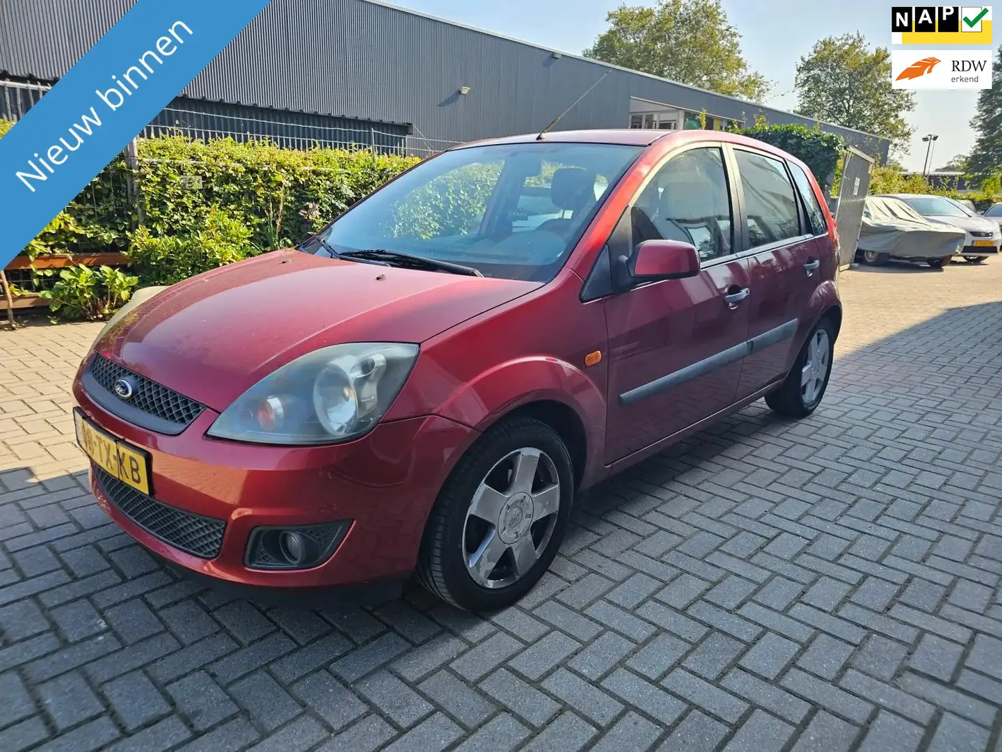 Ford Fiesta Met nw apk leuke vakantie auto Arancione - 1