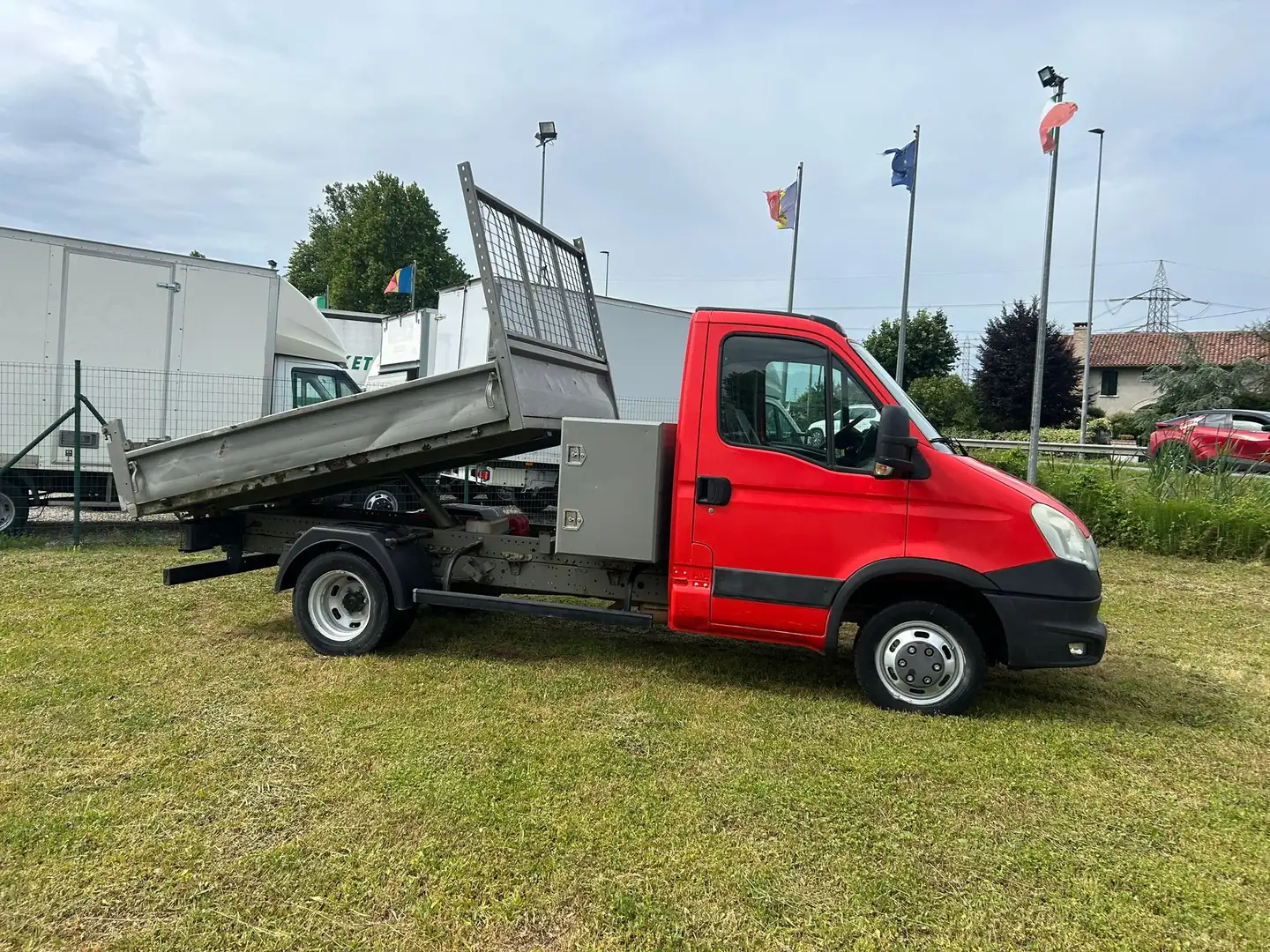 Iveco Daily 35C13 Piros - 2