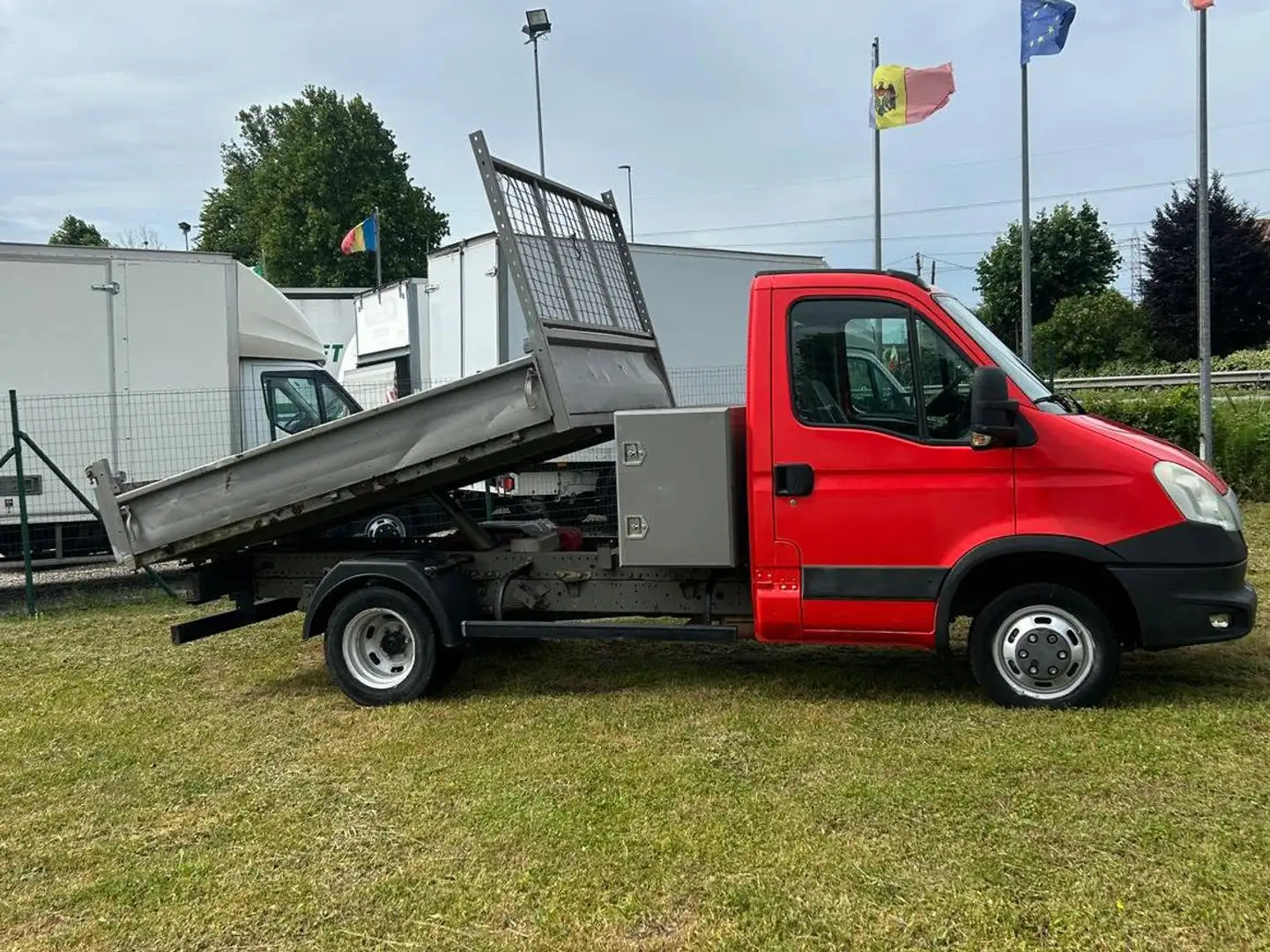 Iveco Daily 35C13 Piros - 1