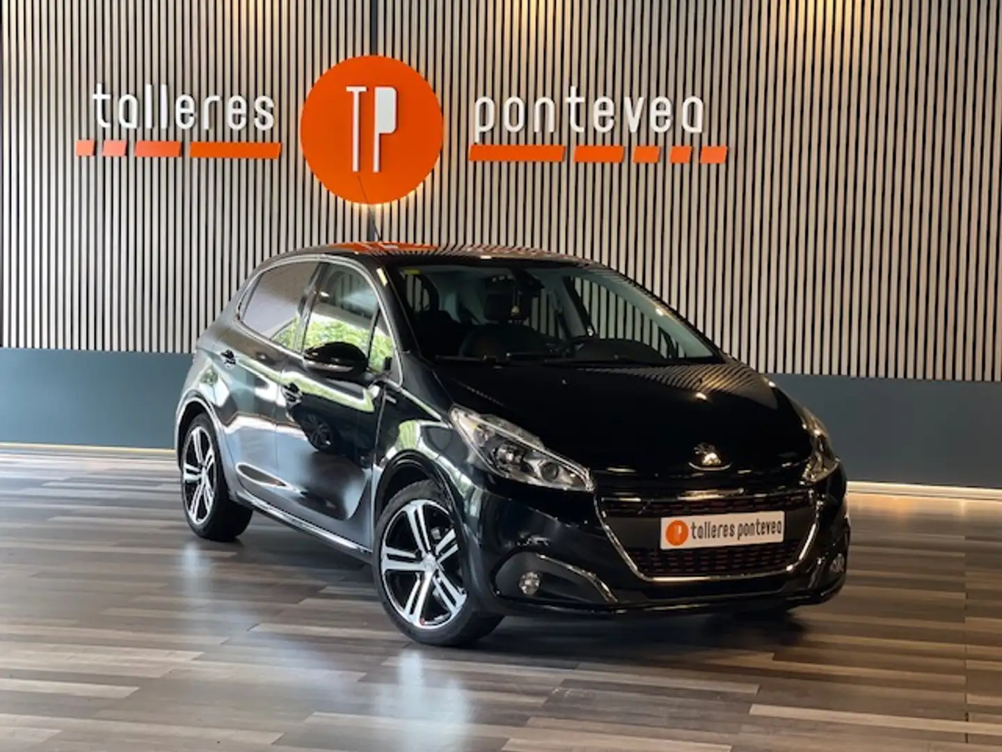 Peugeot 208 1.2 PureTech S&S GT Line 110 Negro - 1