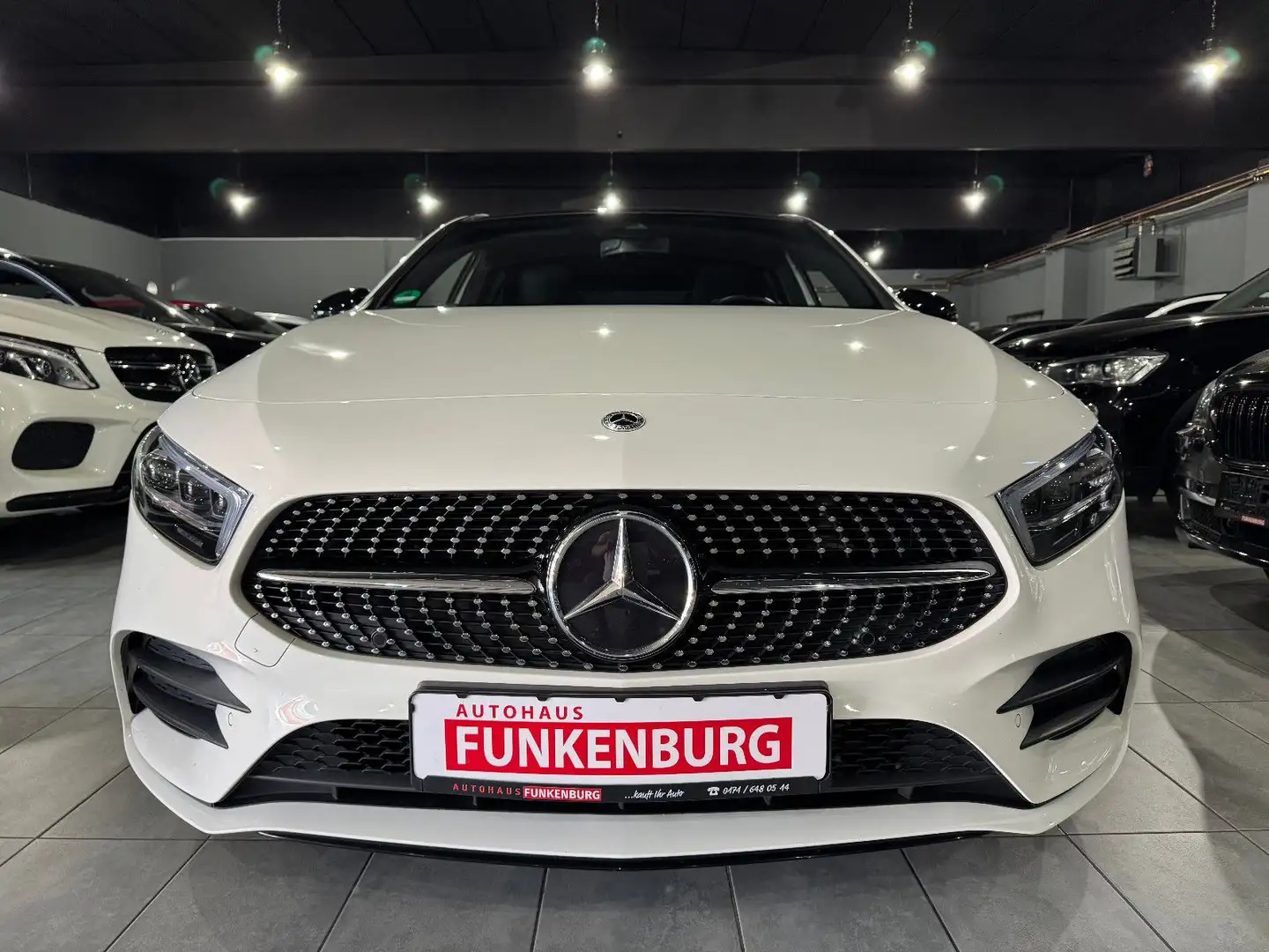 Mercedes-Benz A 250 PANO/AUT/LED/NAVI/LEDER/WIDESCREEN/KAMERA Blanco - 2