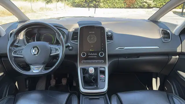 Renault Scenic view 11