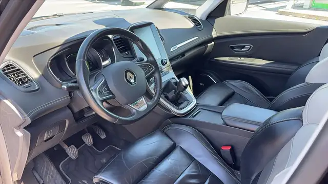 Renault Scenic view 8