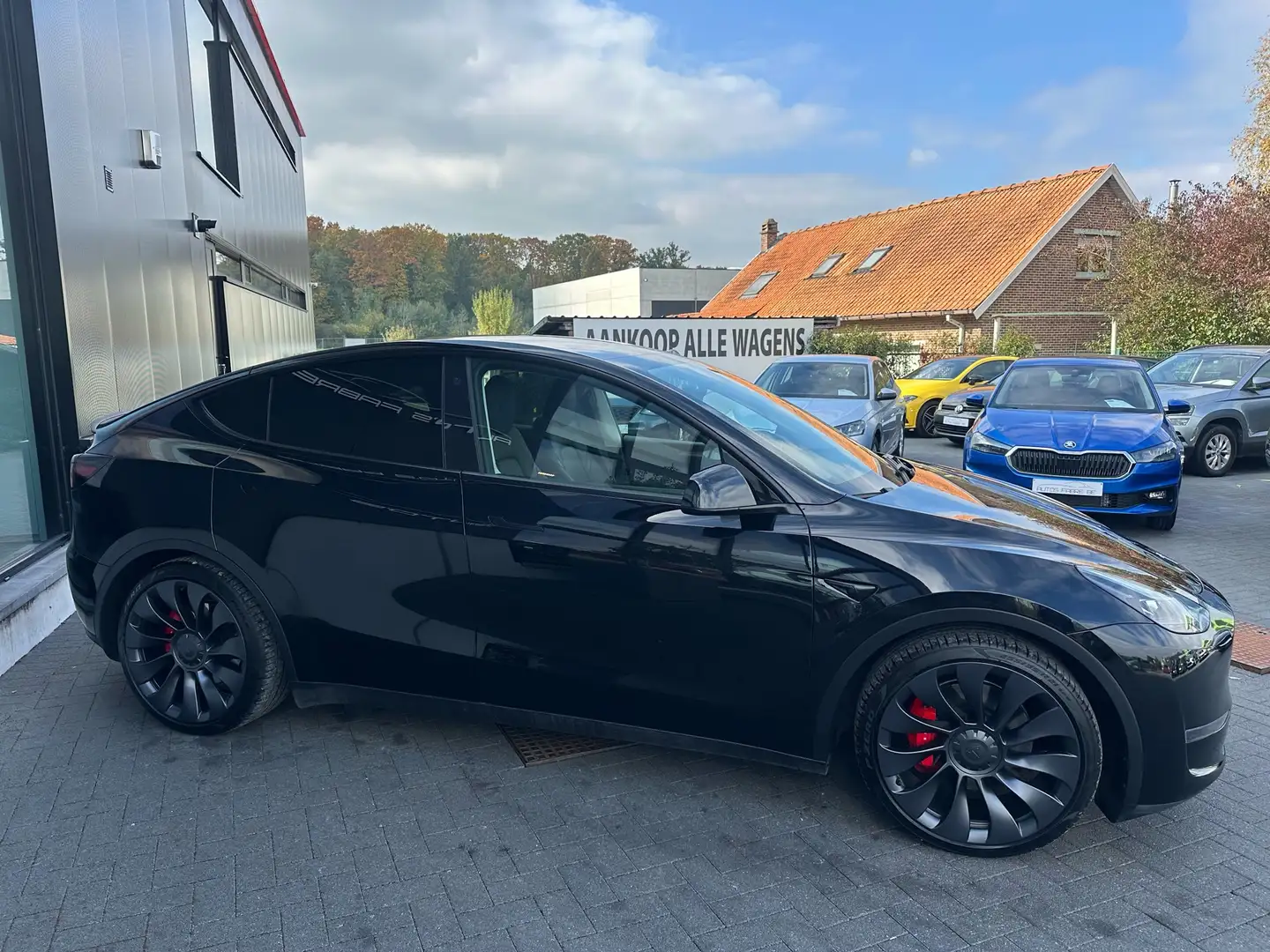 Tesla Model Y Performance Dual Motor AWD Black Black Nero - 2