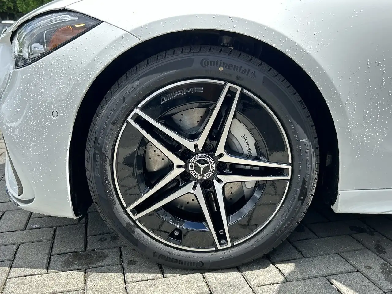 Mercedes-Benz C-Class снимка Mercedes-Benz C-Class