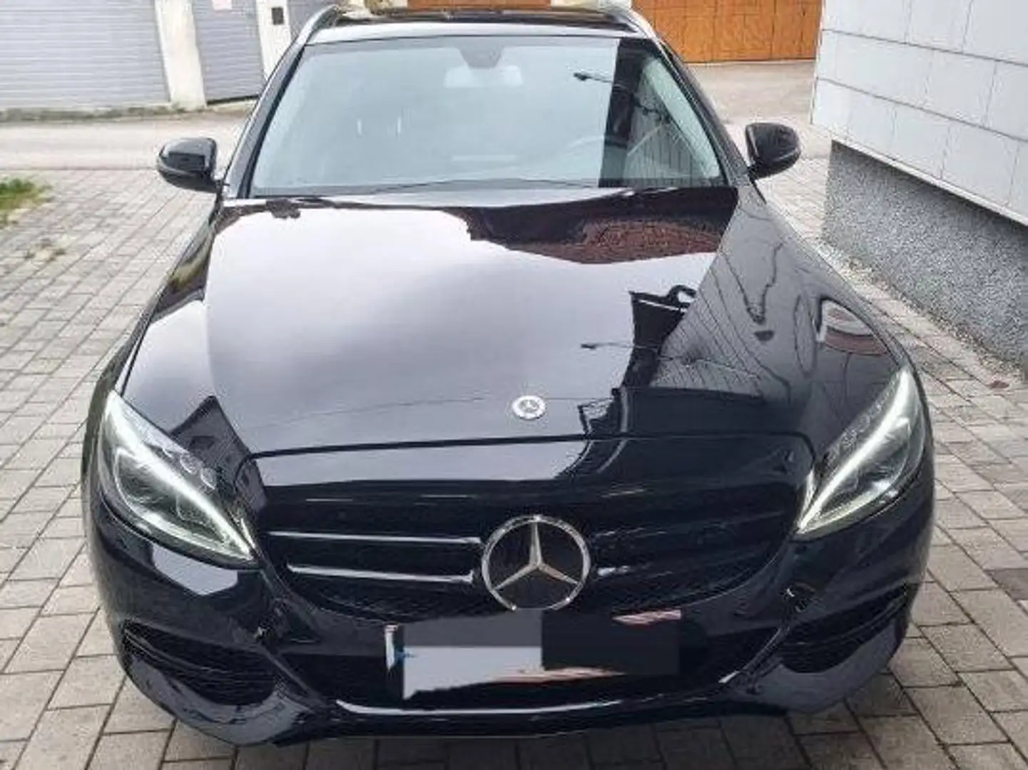 Mercedes-Benz 200 W205 Schwarz - 2