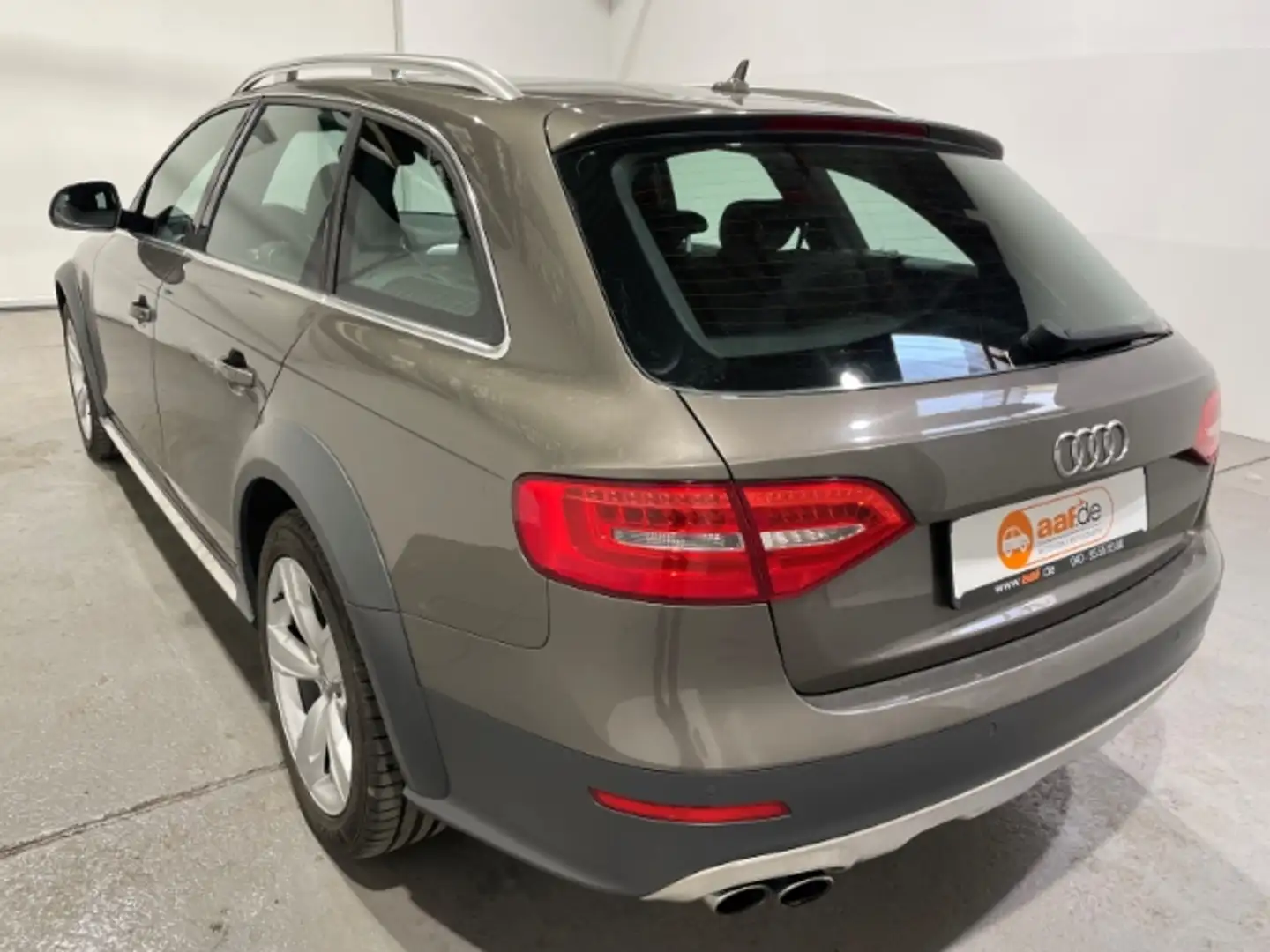 Audi A4 allroad 2.0 TDI Quattro Leder Xenon Panorama ACC Grau - 2