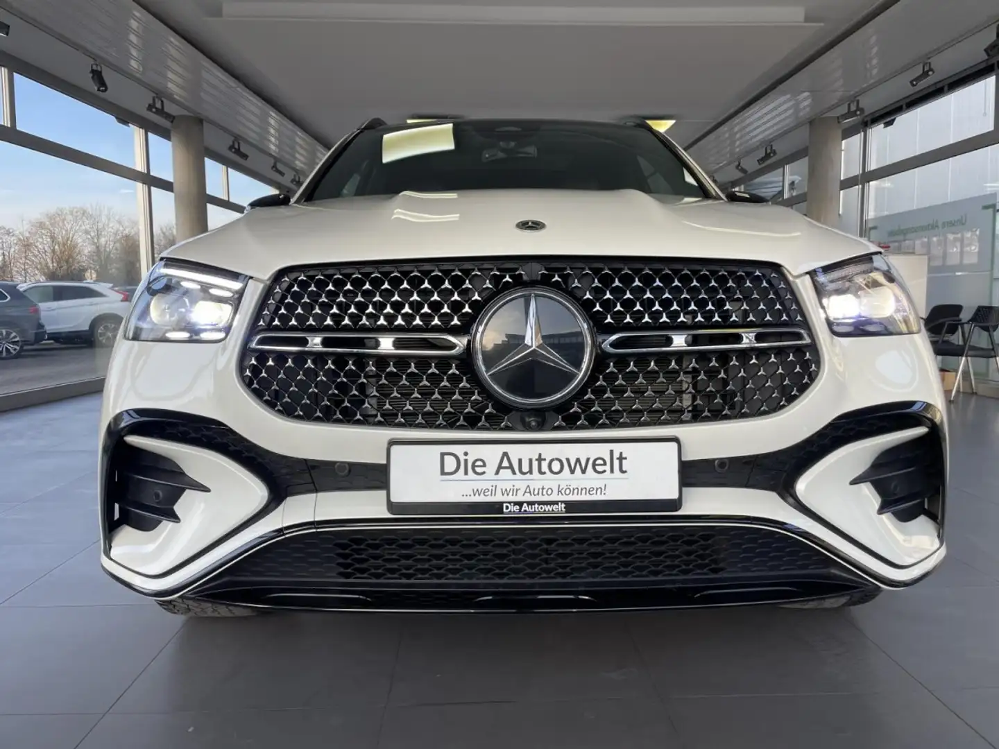 Mercedes-Benz GLE 450 4Matic AMG NAVI LEDER LED ACC PANO AHK Klima Weiß - 2