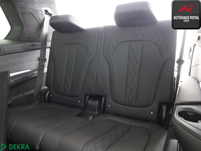 BMW X7 X7 M50i 7 SITZE M MULTIFUNKTIONSSITZE,LASER,B+W — photo 13