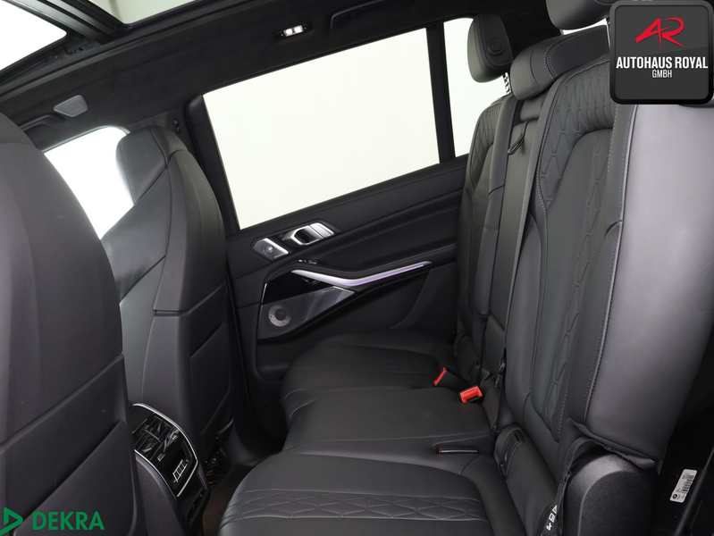 BMW X7 X7 M50i 7 SITZE M MULTIFUNKTIONSSITZE,LASER,B+W — photo 12