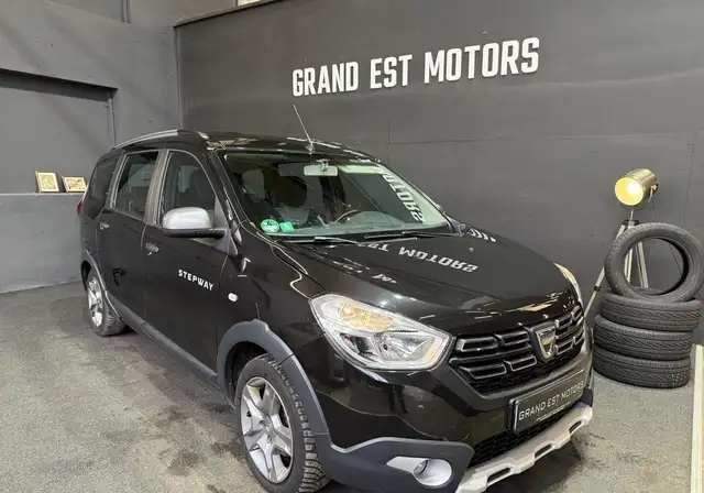 Dacia Lodgy 1.5 dCi Stepway PHASE 2 (115cv) sieges chauffants attelage GPS -garantie-