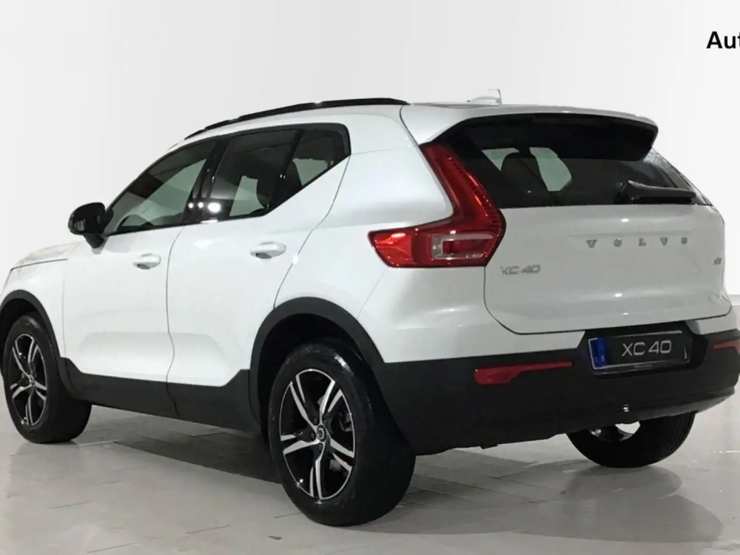 Volvo XC40 2.0 B3 G Plus Dark Auto Blanco - 2