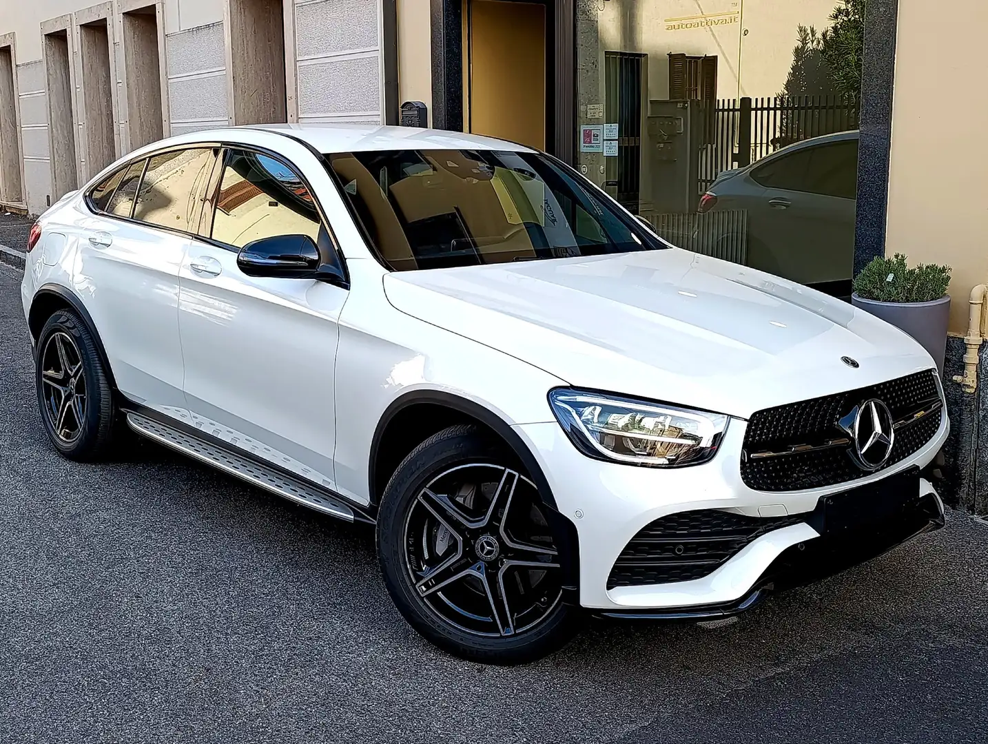 Mercedes-Benz GLC 220 d Coupe Premium AMG Plus 4matic aut mod 22 Weiß - 1