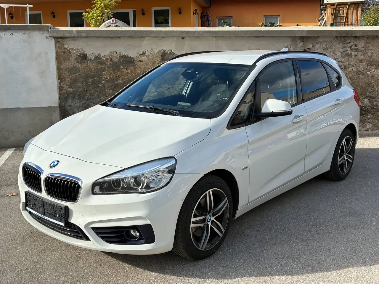 BMW 218