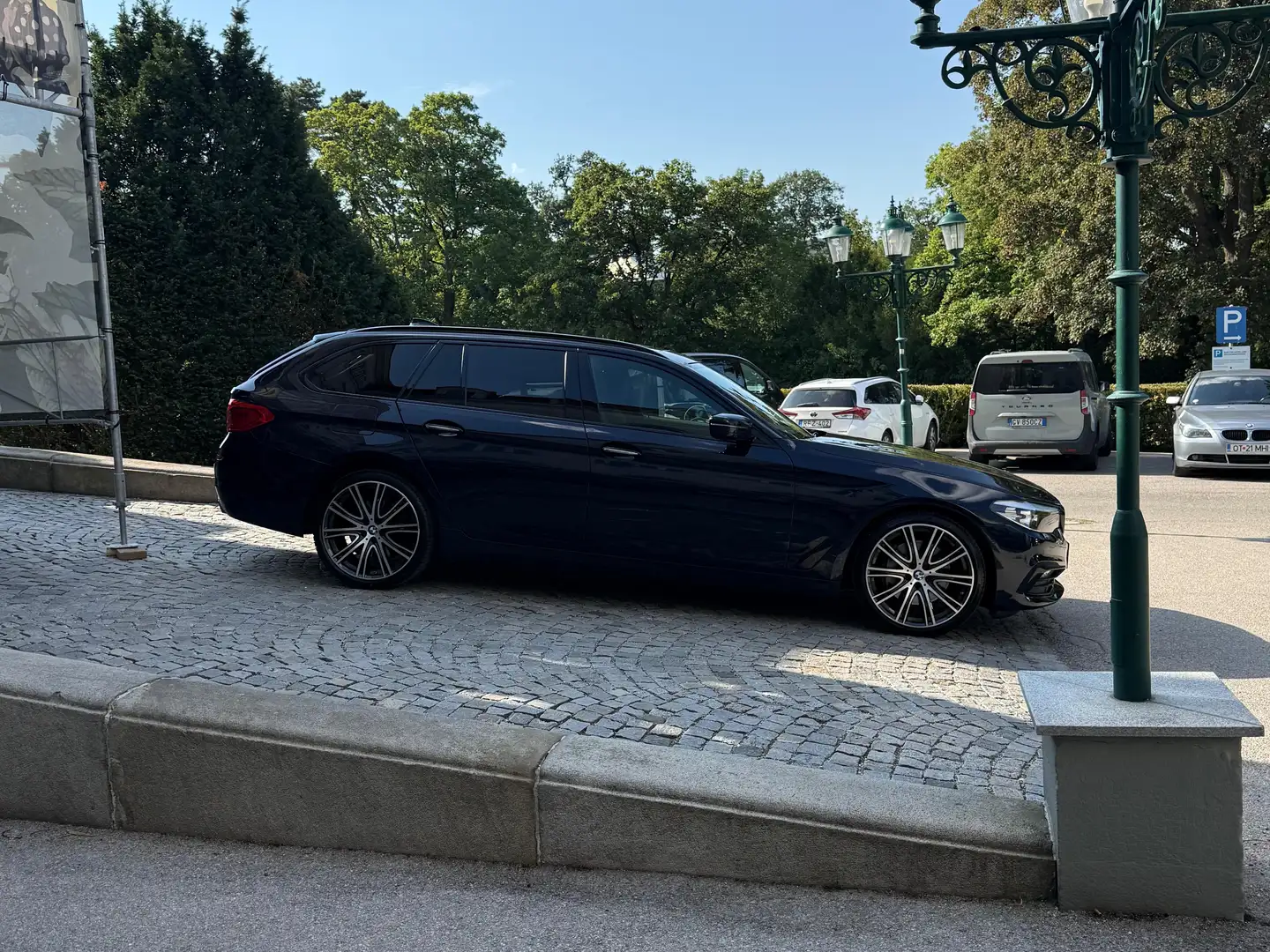 BMW 540 540d xDrive Touring Aut. Blau - 2