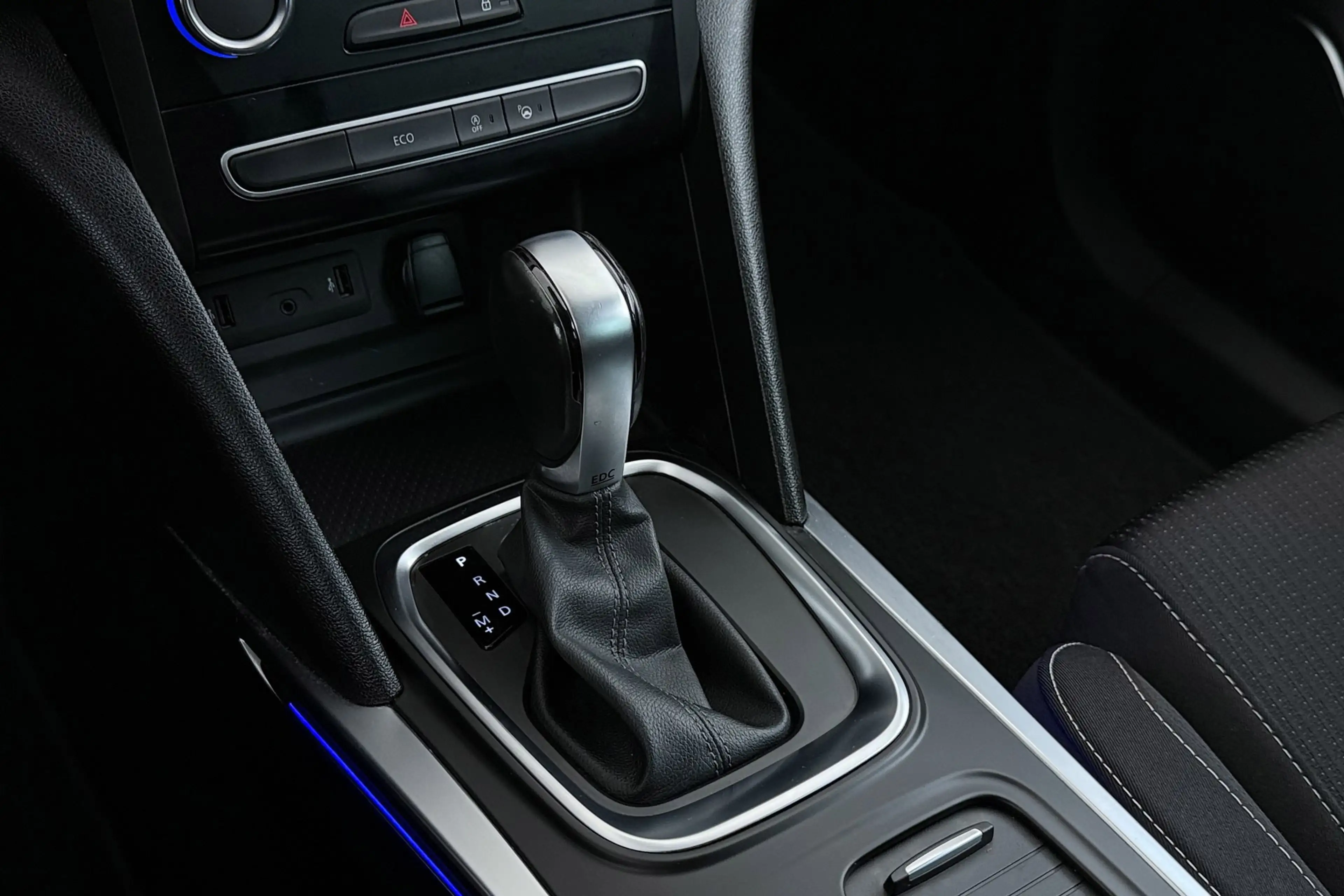 Renault Megane Estate 1.3 TCe Limited | Trekhaak | Camera | CarPl — photo 29