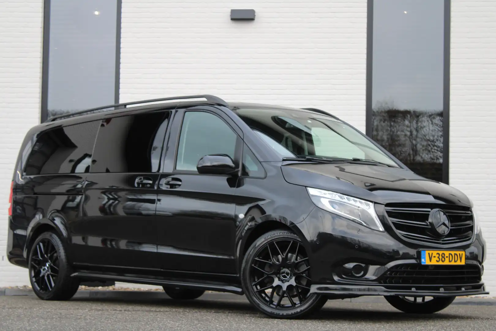 Mercedes-Benz Vito 119 CDI / Aut / XXL / 4-Matic / DC / Led-Xenon / A Noir - 1