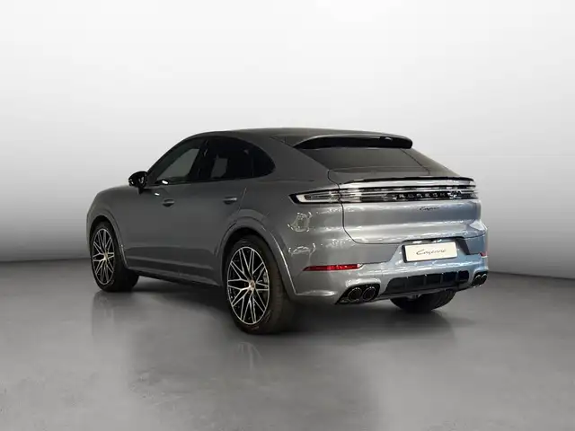 Porsche Cayenne view 3