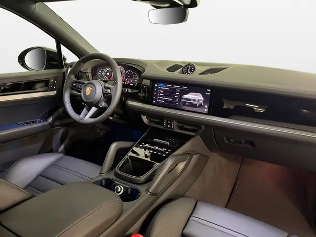 Porsche Cayenne view 10