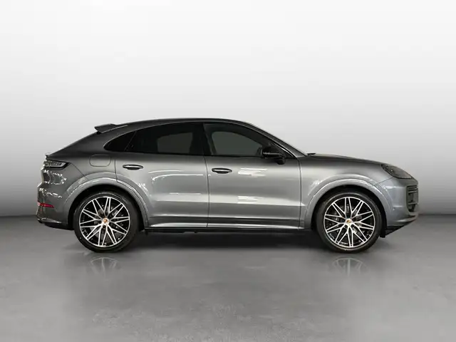 Porsche Cayenne view 6