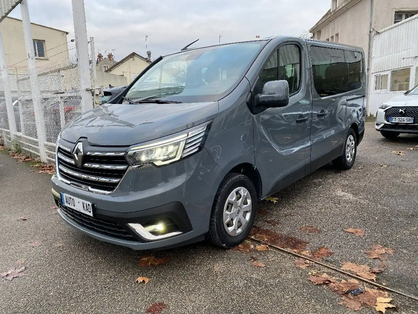 Renault Trafic L1 dCi 150 Energy SetS Intens TVA récupérable Gris - 2
