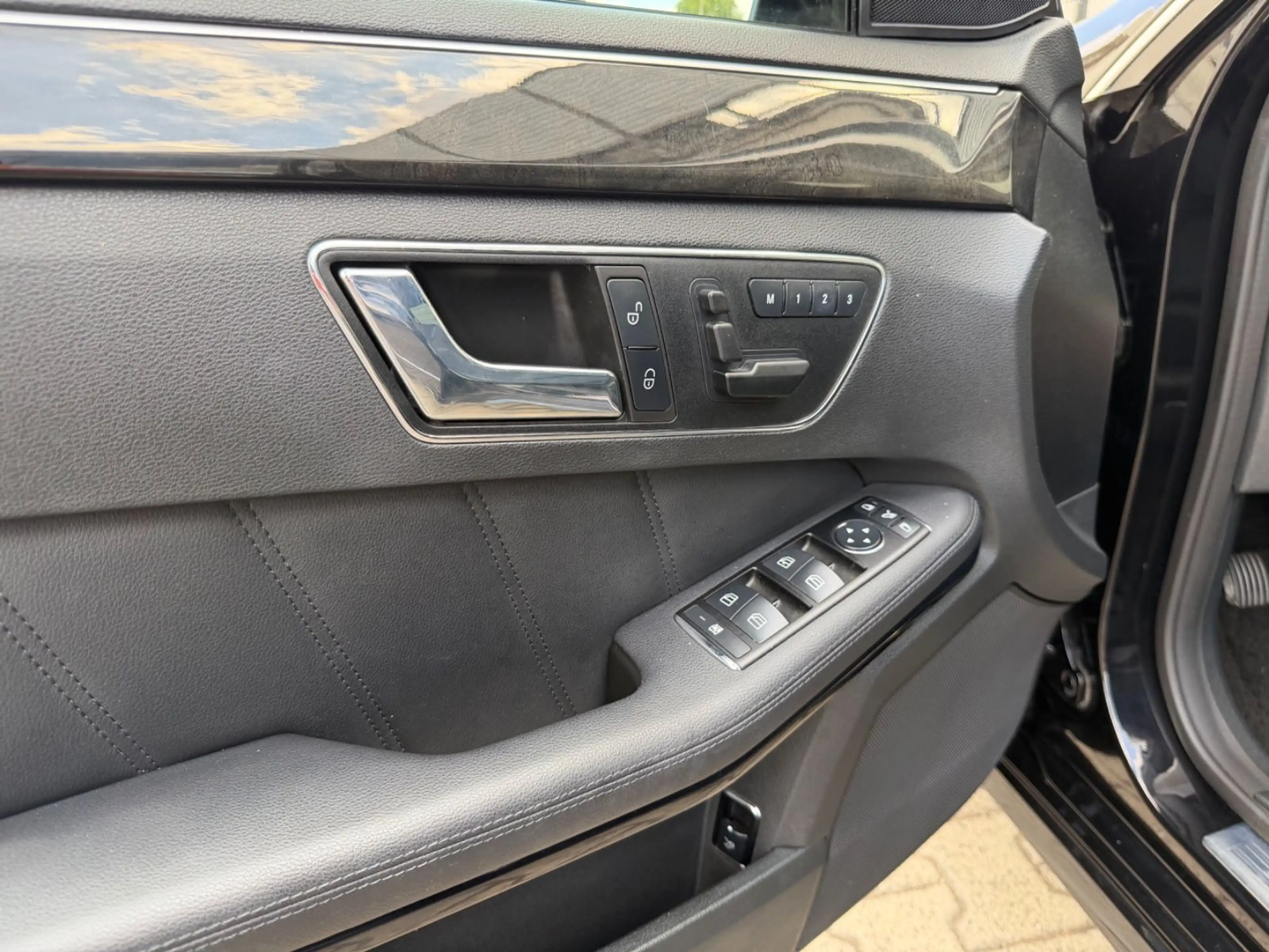 Mercedes-Benz E 350 T 4Matic GSD/LEDER/RFK/MEMORY — photo 12