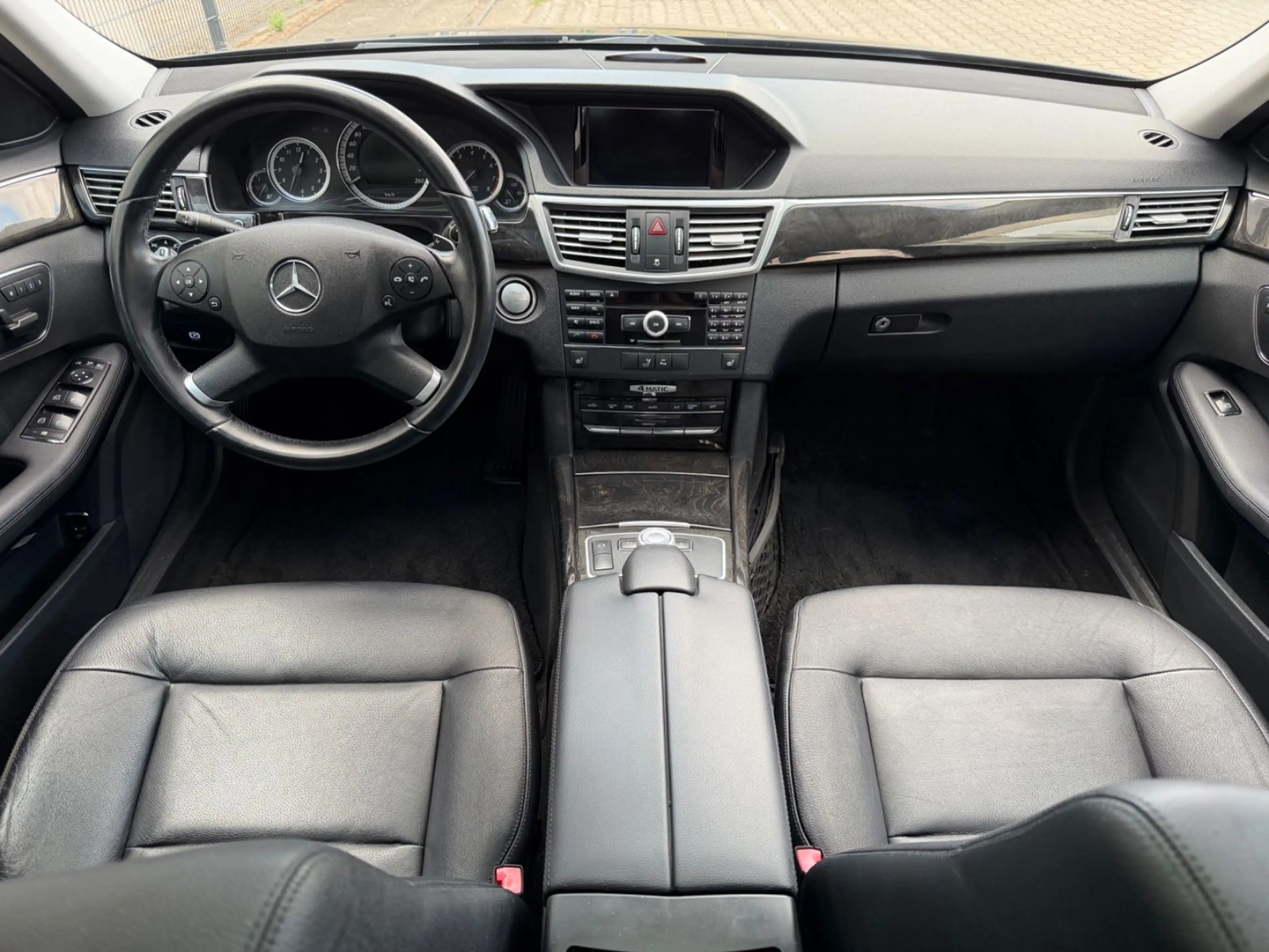 Mercedes-Benz E 350 T 4Matic GSD/LEDER/RFK/MEMORY — photo 6