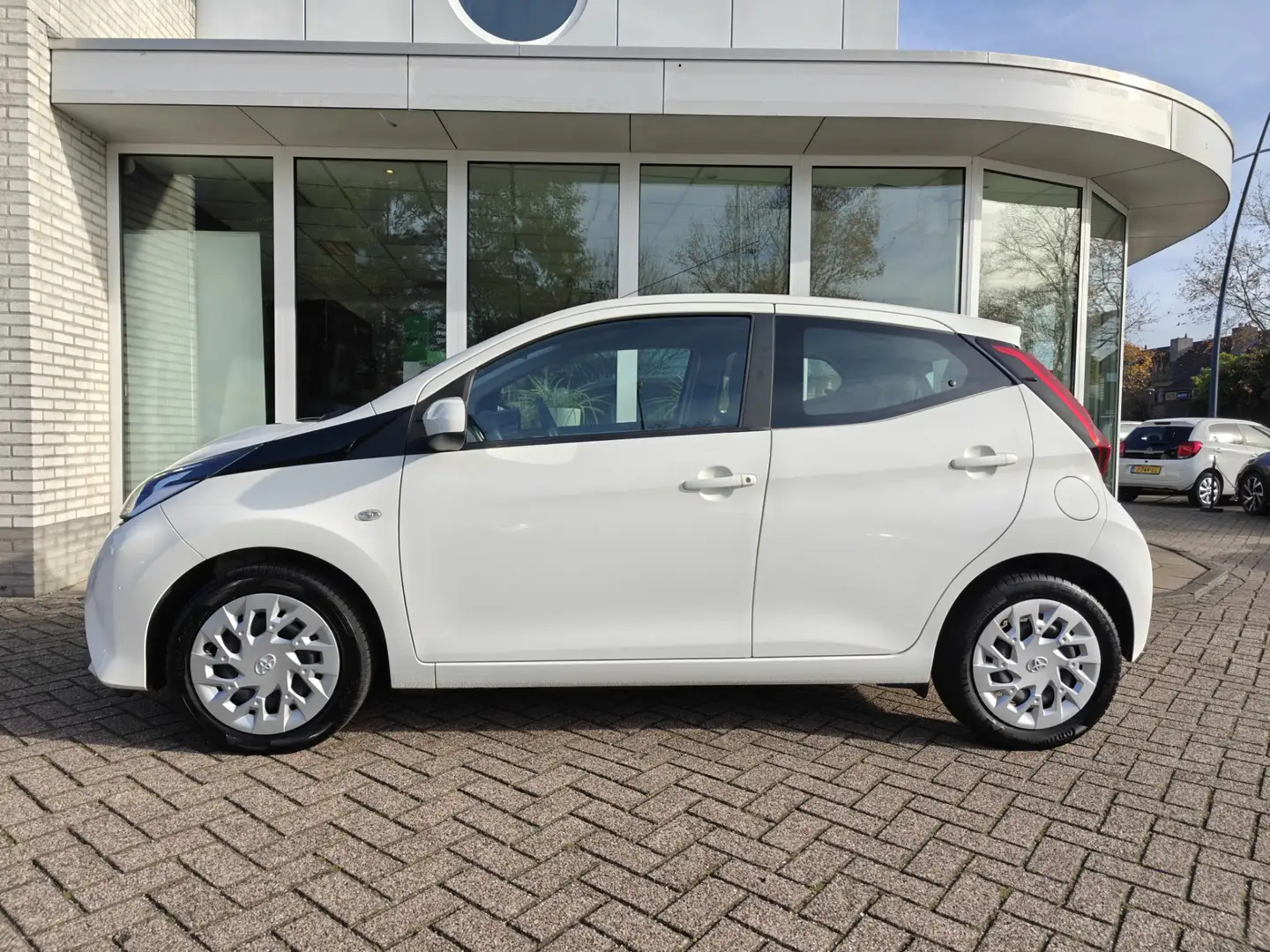 Toyota Aygo 1.0 VVT-i x-play limited/ Camera / Android! Wit - 2