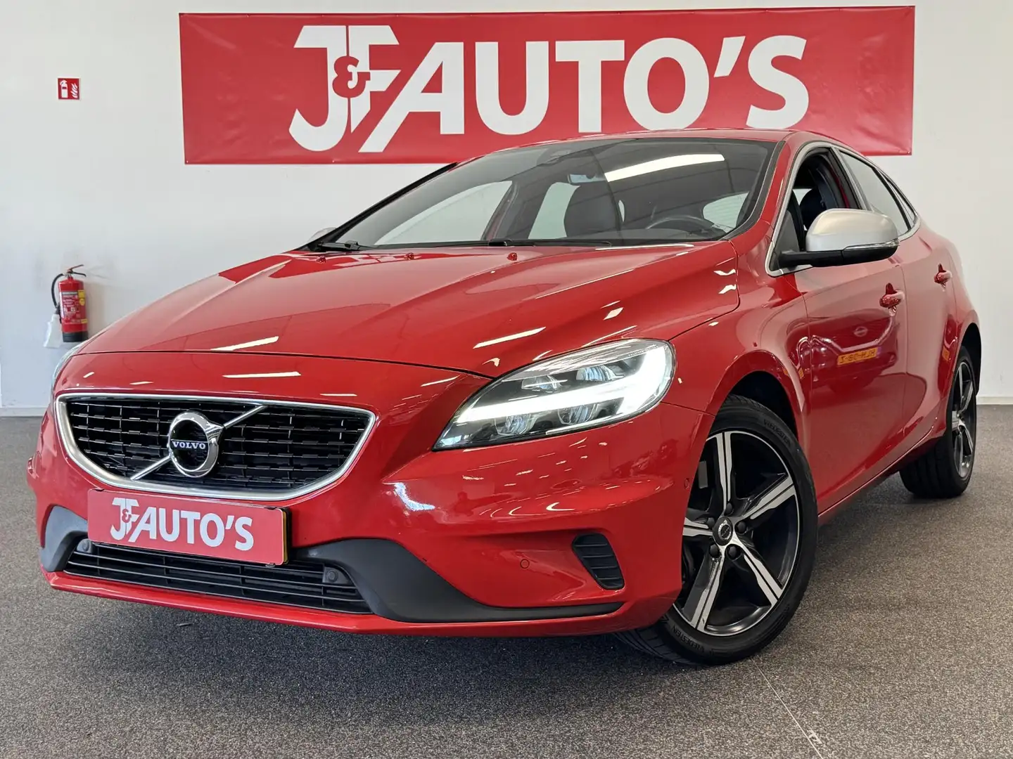 Volvo V40 2.0 T4 Business Sport NAVIGATIE, CRUISE, ECC AIRCO Rood - 1