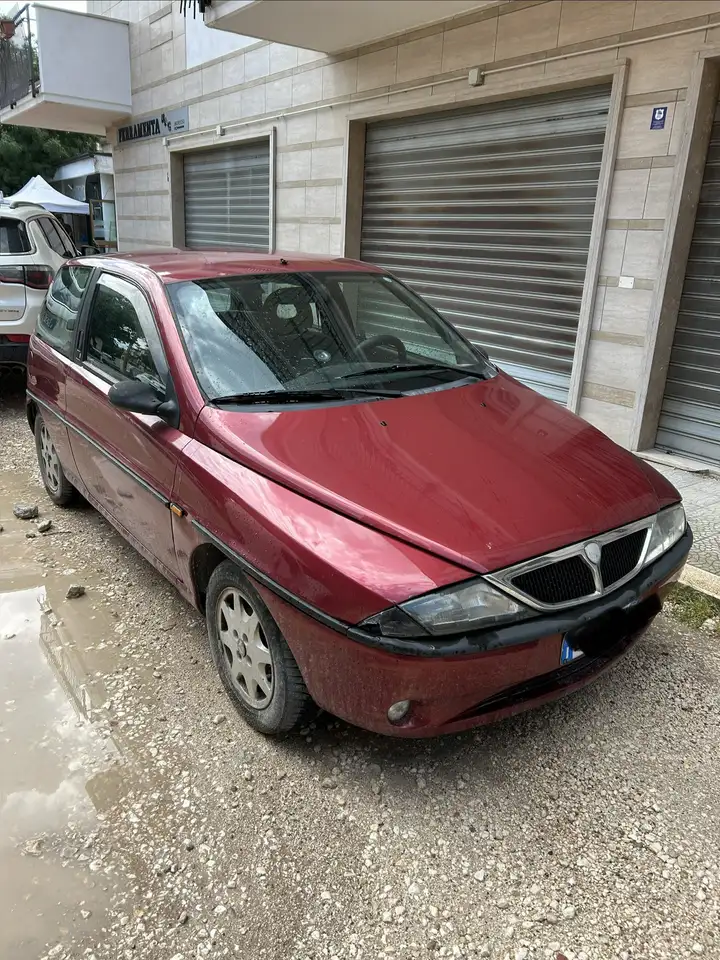 Lancia Y 1.2 16v LX c/AC, foto 2