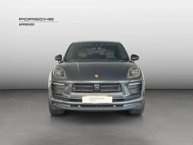 Porsche Macan view 8