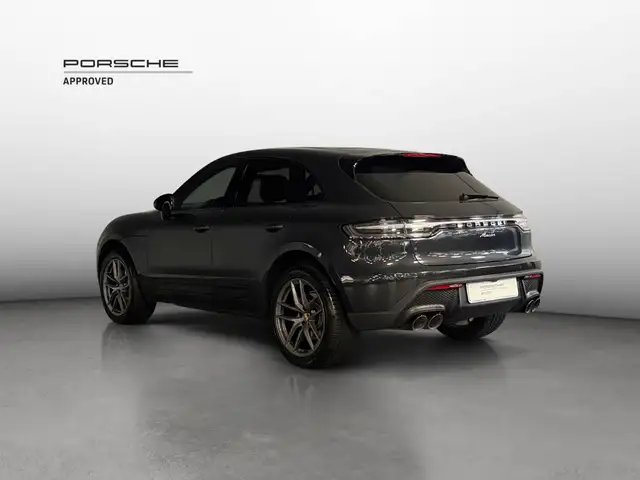 Porsche Macan view 3
