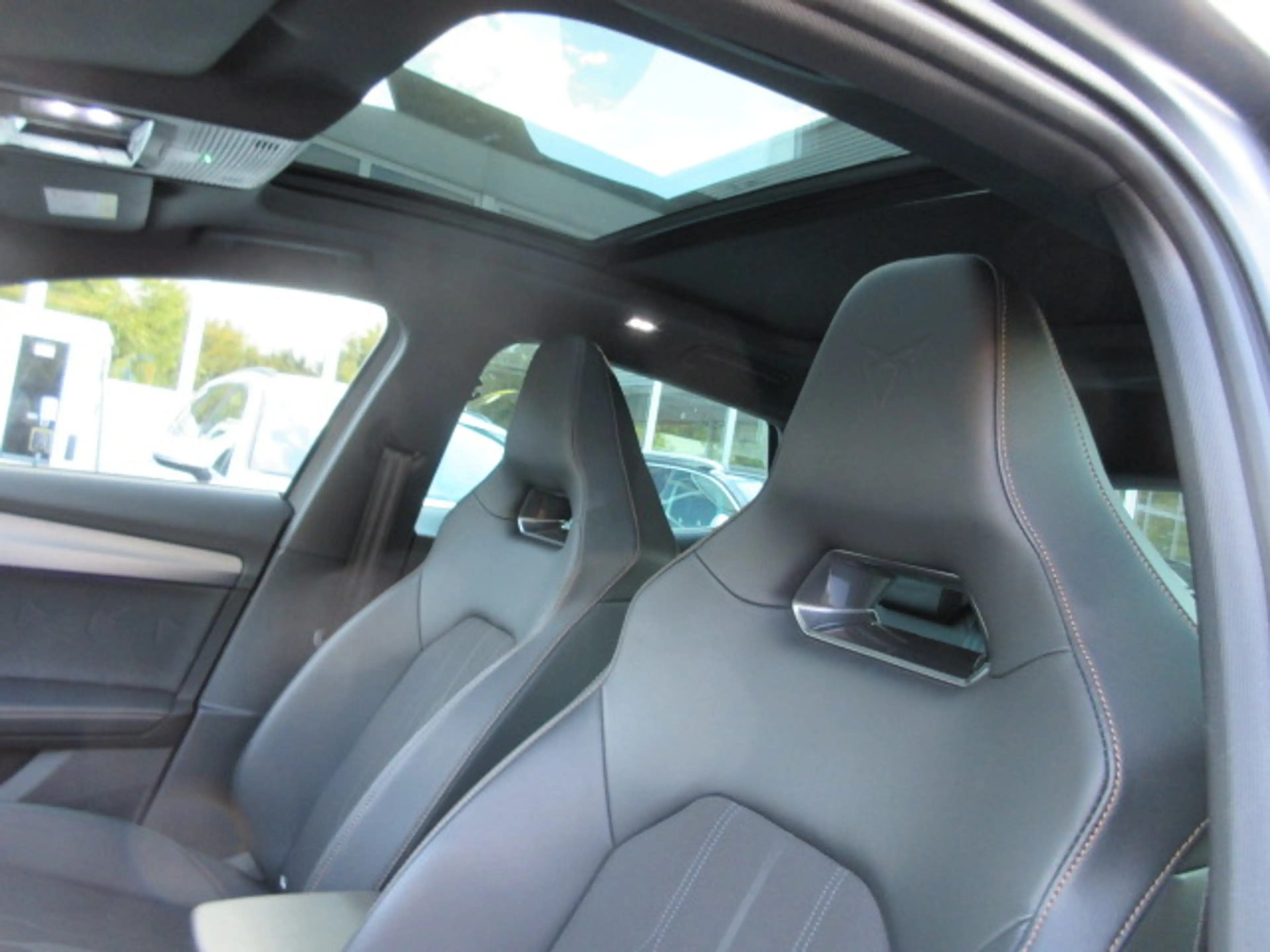 CUPRA Formentor VZ 1.4 eHybrid DSG NAVI PANORAMA KAMERA MATRIX LED ALU ACC APS SITZHEIZUNG CLIMATRONIC — photo 12