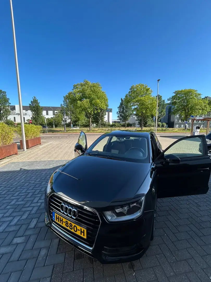 Audi A1 1.0 TFSI Adrenalin Zwart - 1