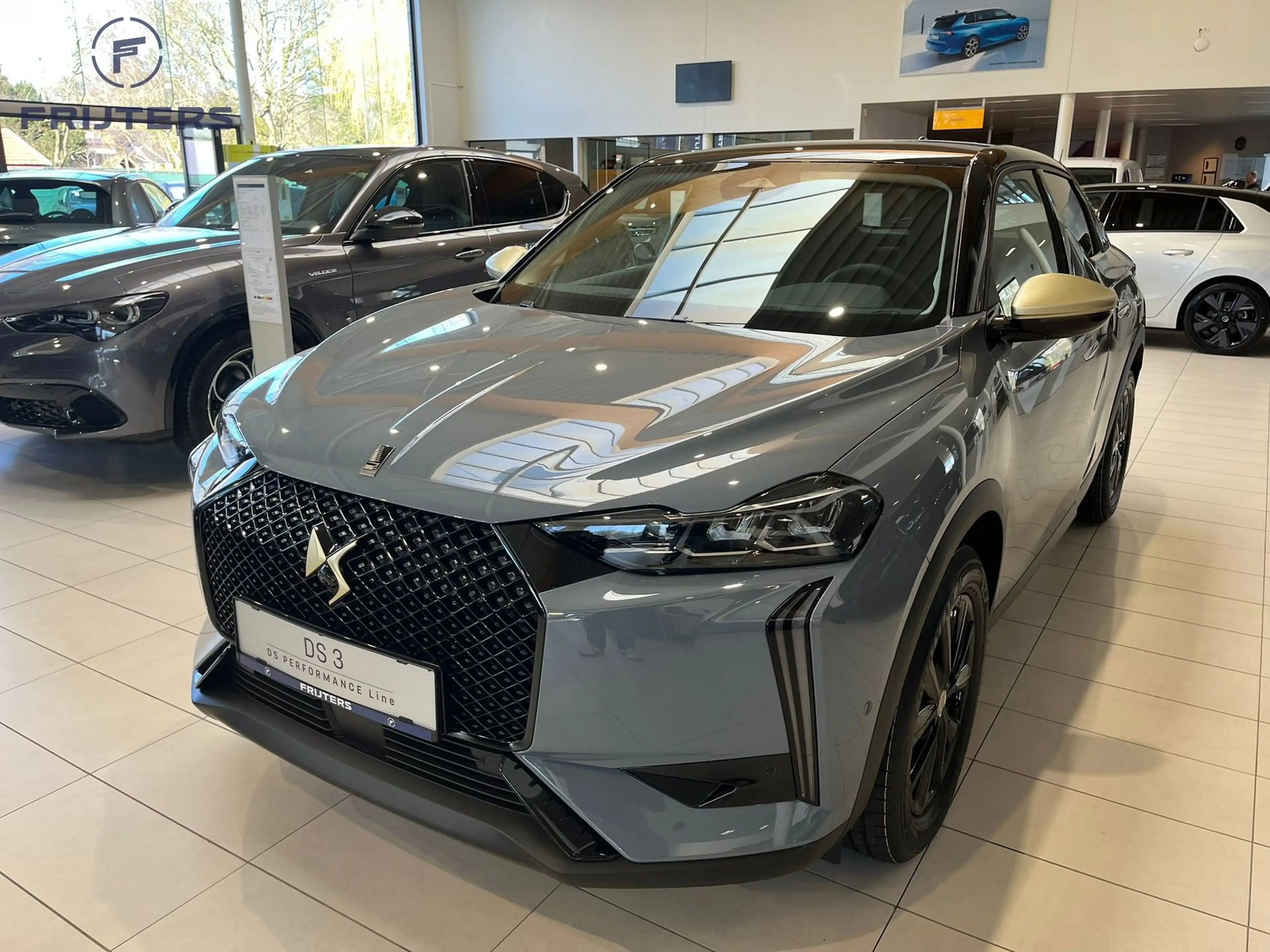 DS Automobiles DS 3 Crossback Performance Line Hybrid — photo 3