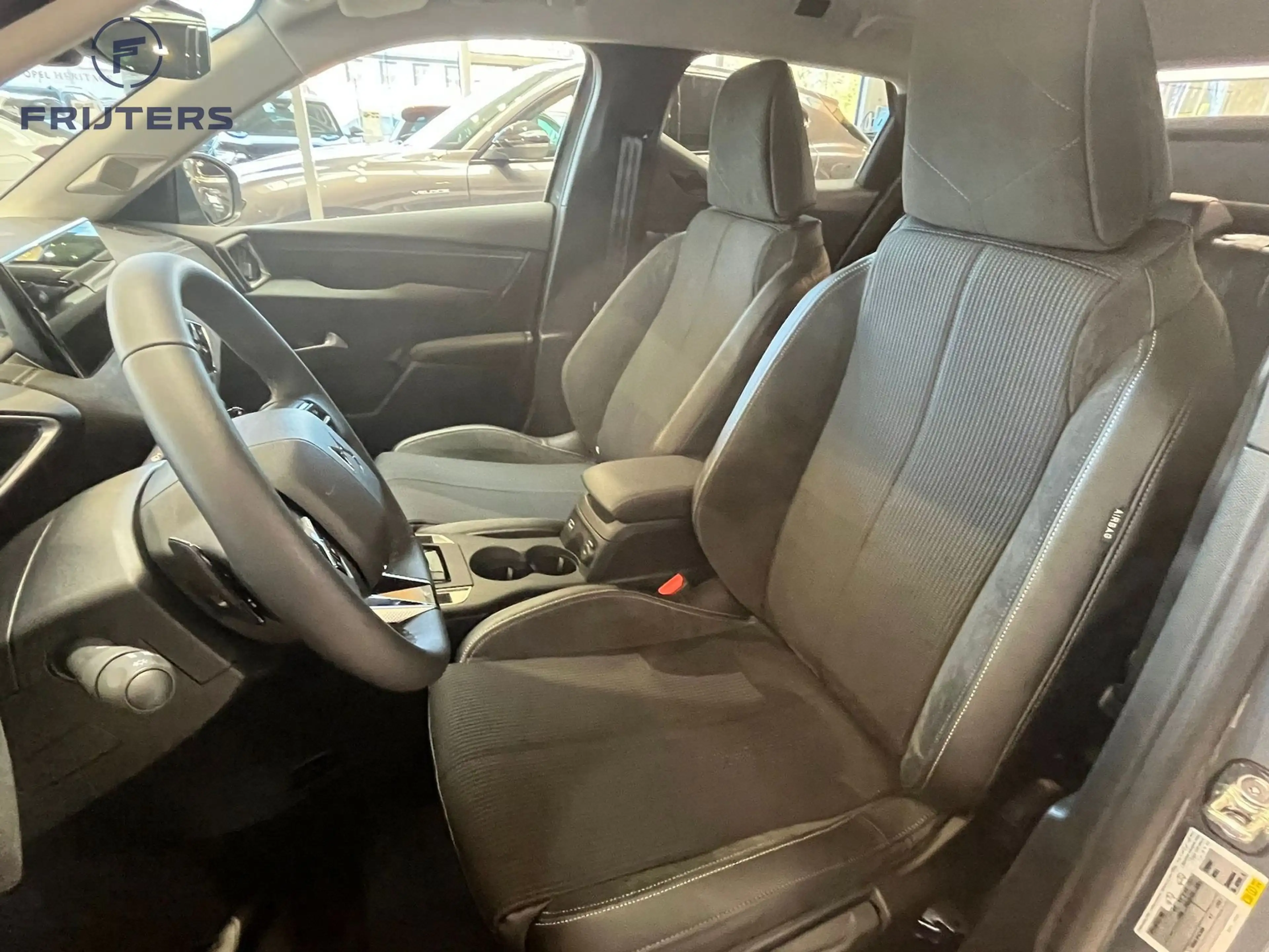 DS Automobiles DS 3 Crossback Performance Line Hybrid — photo 14