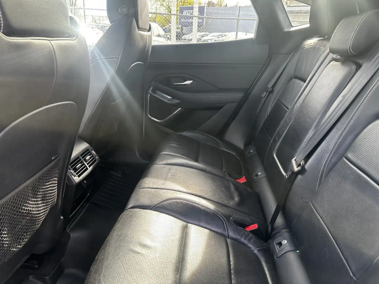 Jaguar E-Pace снимка Jaguar E-Pace