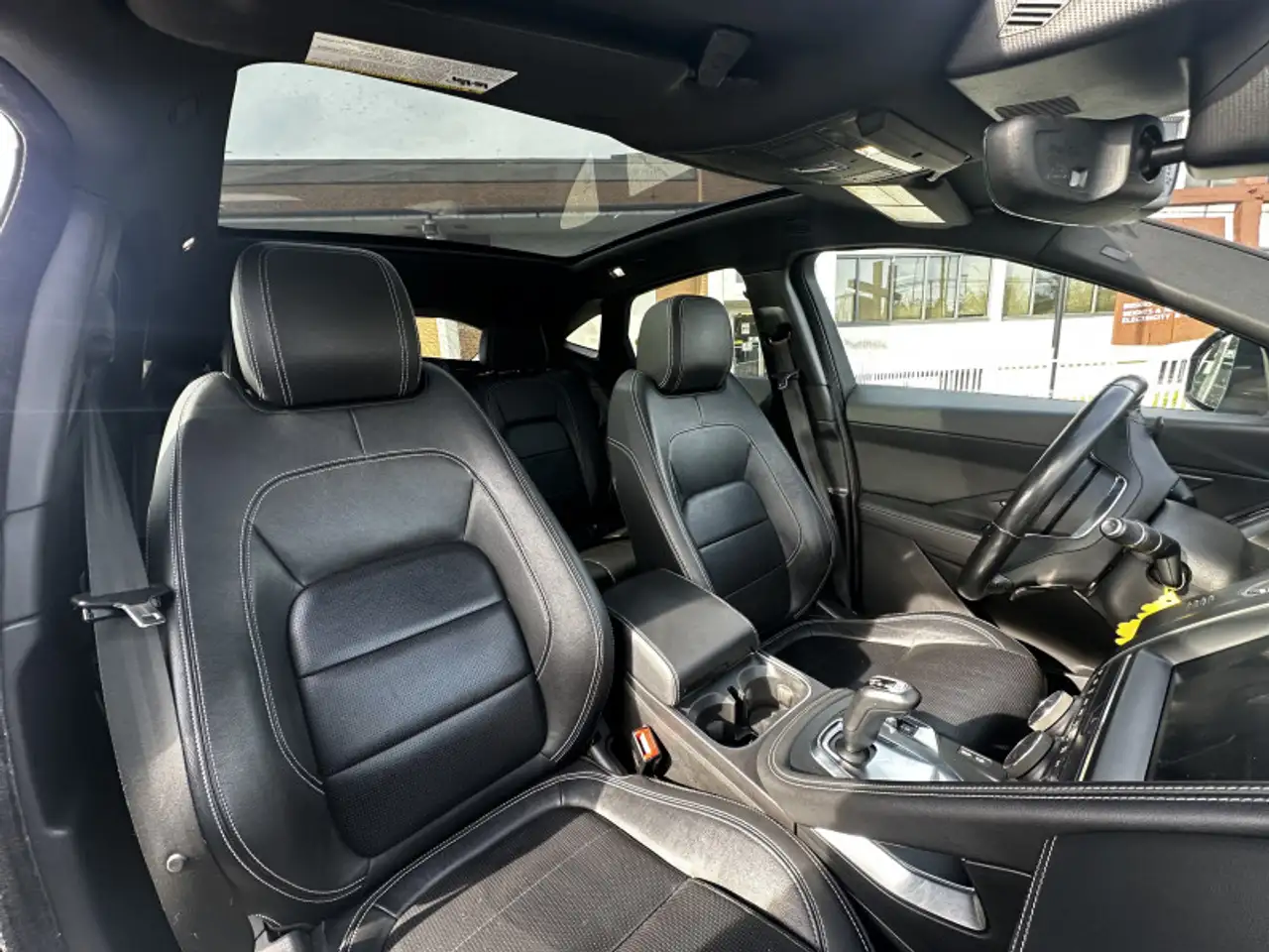 Jaguar E-Pace снимка Jaguar E-Pace
