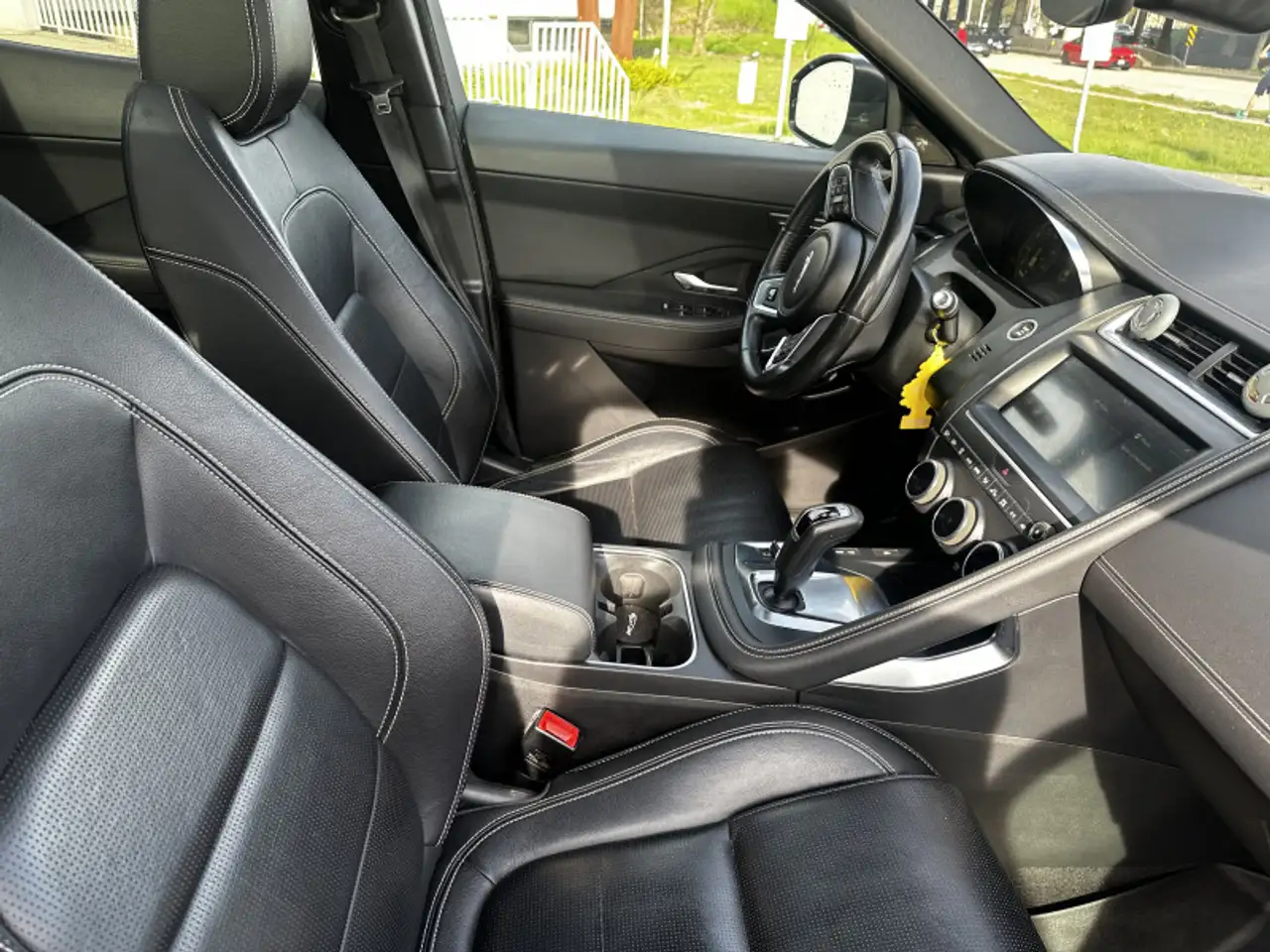 Jaguar E-Pace снимка Jaguar E-Pace