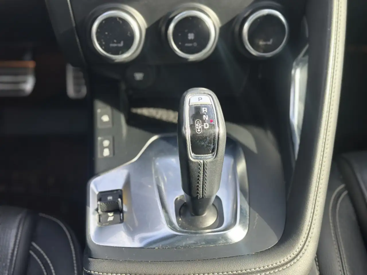 Jaguar E-Pace снимка Jaguar E-Pace
