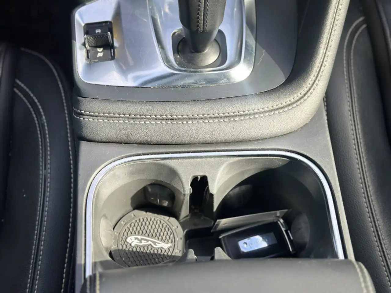 Jaguar E-Pace снимка Jaguar E-Pace