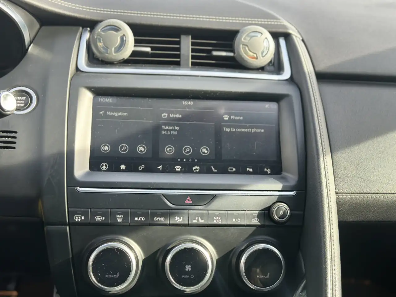 Jaguar E-Pace снимка Jaguar E-Pace
