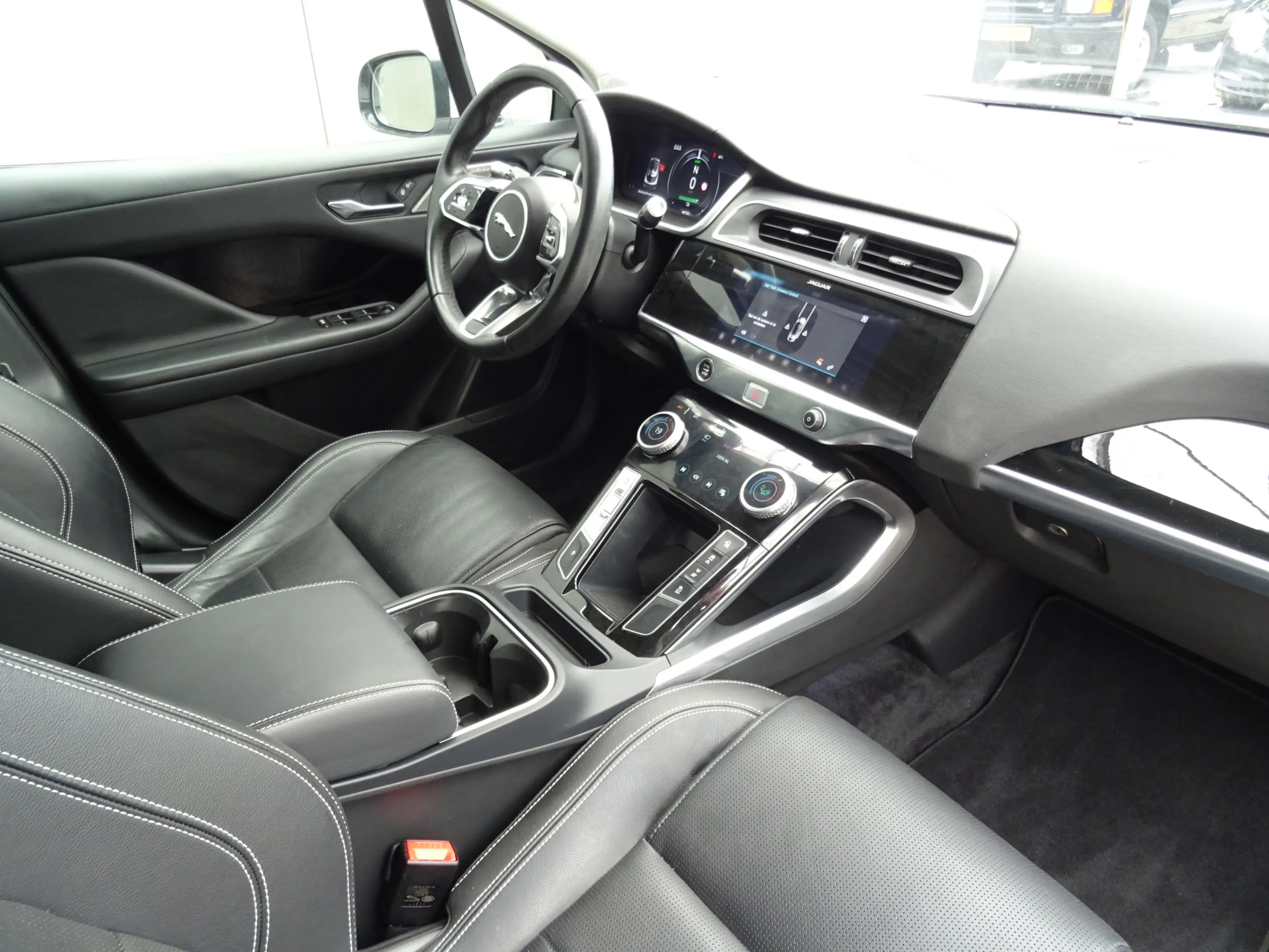 Jaguar I-Pace EV400 Business Edition SE 90 kWh * LEER * PANORAMA — photo 4